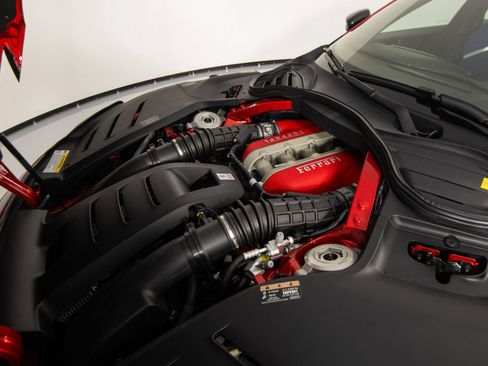 Used 2025 Ferrari Purosangue AWD/4WD image 18