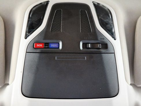 Used 2022 Subaru Outback Premium image 16