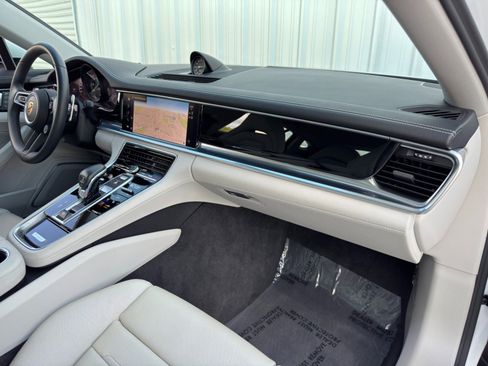 Used 2023 Porsche Panamera 4S w/ Sportdesign Package image 15