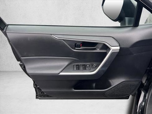 Certified 2025 Toyota RAV4 LE image 10