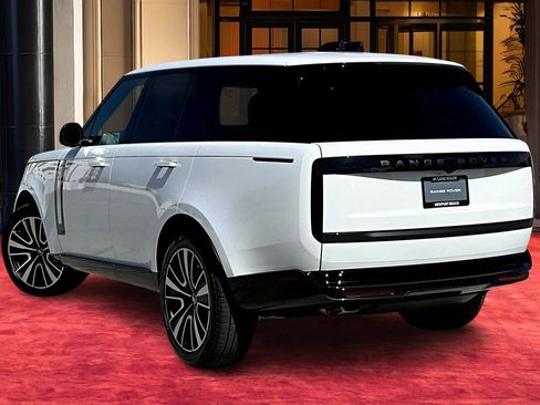 New 2025 Land Rover Range Rover Autobiography image 2