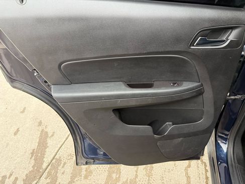 Used 2017 Chevrolet Equinox LT w/ Convenience Package FWD image 18