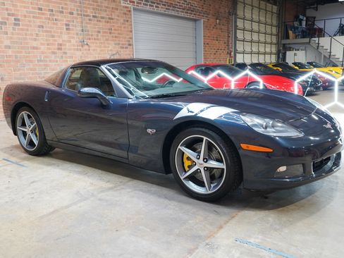 Used 2013 Chevrolet Corvette Coupe w/ 4LT Preferred Equipment Group RWD image 2