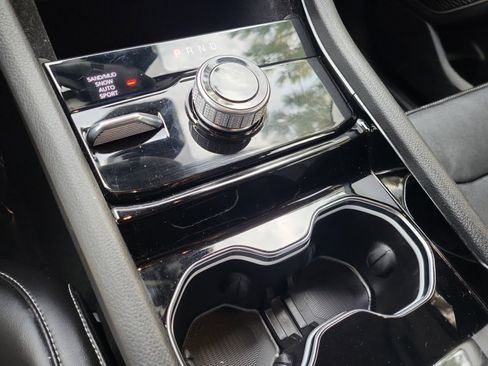 Used 2022 Jeep Grand Cherokee Limited image 15