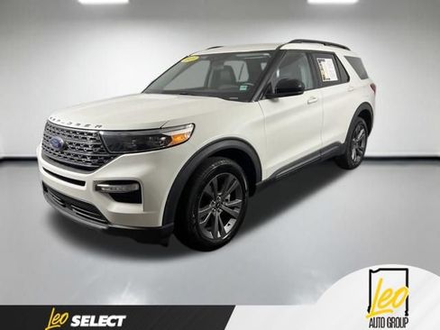 Used 2023 Ford Explorer XLT w/ Equipment Group 202A AWD/4WD image 1
