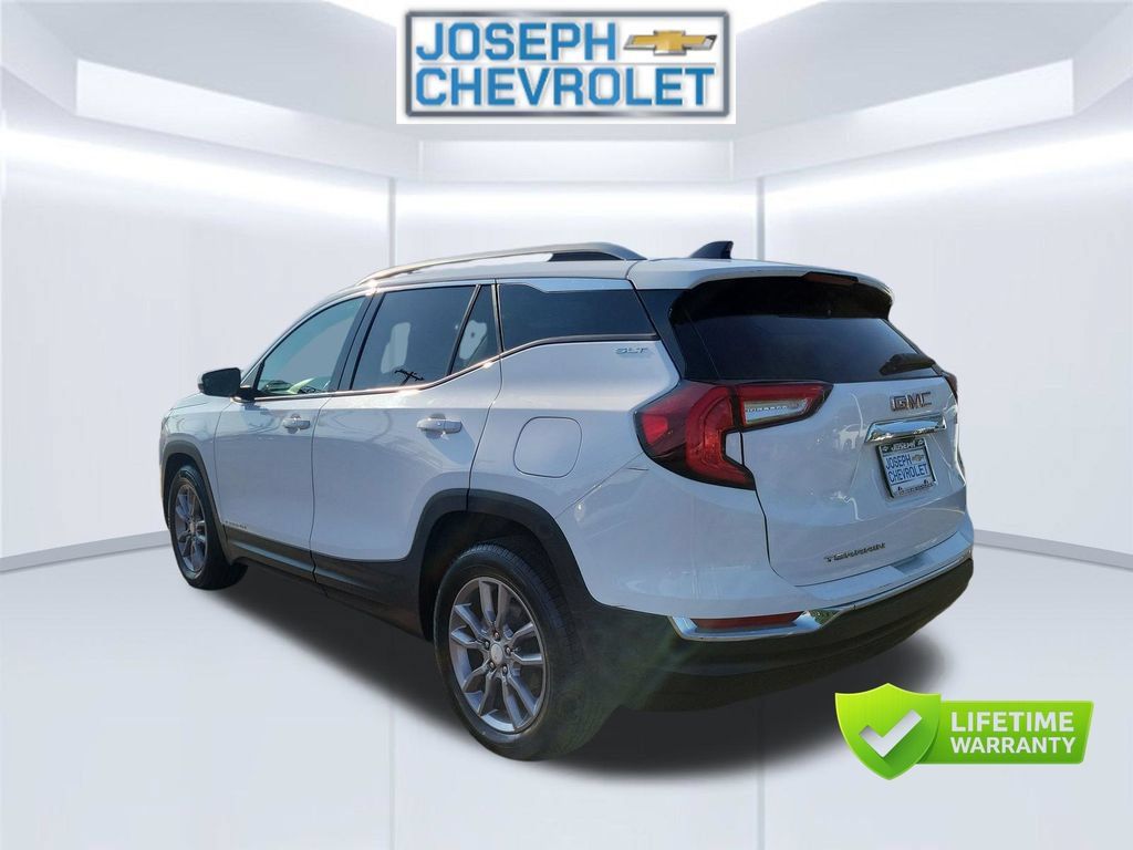 Used 2024 GMC Terrain SLT FWD image 4