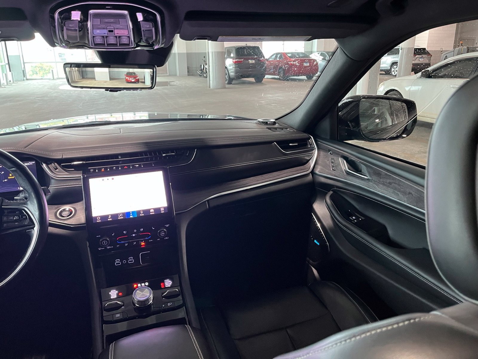 Used 2021 Jeep Grand Cherokee L Overland w/ Luxury Tech Group IV AWD/4WD image 40