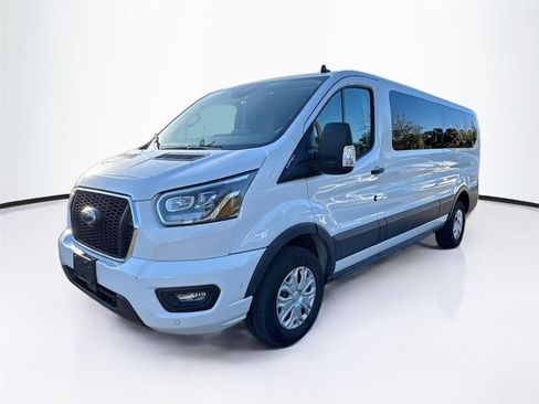 Used 2023 Ford Transit 350 XLT image 3