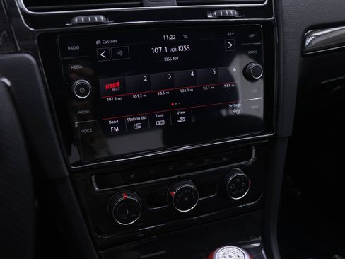 Used 2019 Volkswagen GTI SE image 7