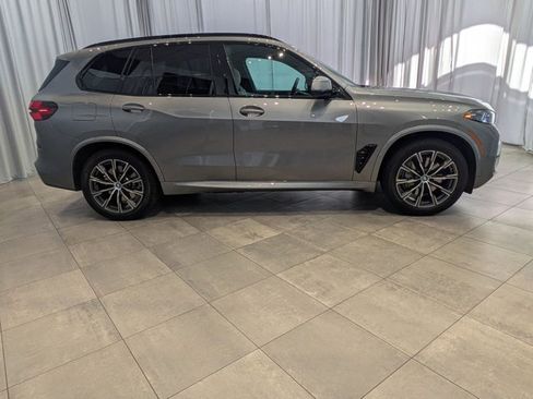 Used 2025 BMW X5 xDrive50e w/ M Sport Package image 4