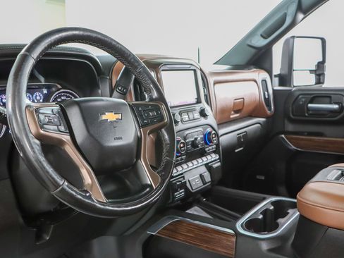 Used 2022 Chevrolet Silverado 2500 High Country image 25