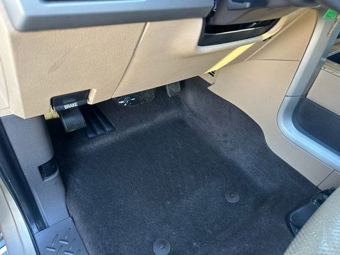 Used 2011 Ford F150 Lariat w/ Lariat Chrome Pkg image 18