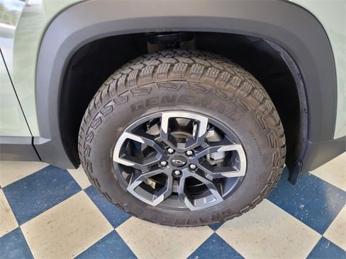 Used 2025 Chevrolet Equinox ACTIV image 10