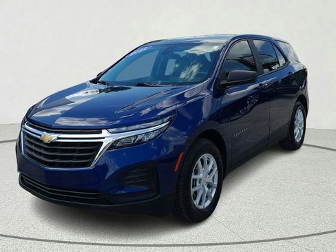 Used 2022 Chevrolet Equinox LS AWD/4WD image 3