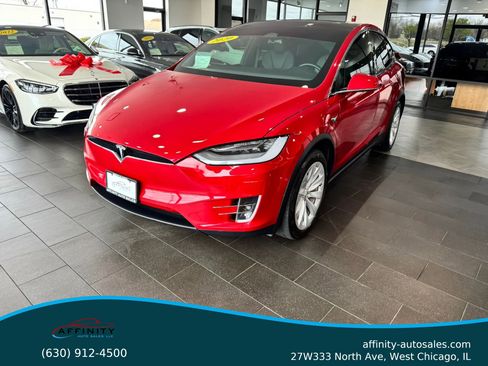 Used 2020 Tesla Model X image 1