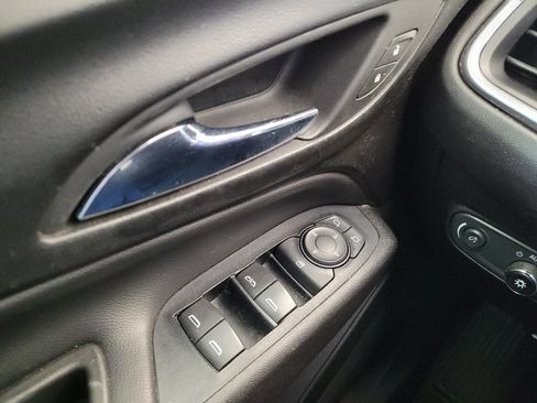 Used 2019 Chevrolet Equinox LT image 27