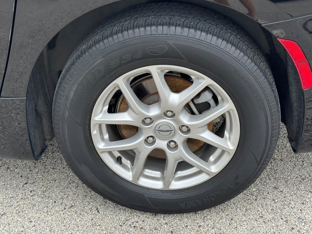 Used 2025 Chrysler Pacifica Select FWD image 10