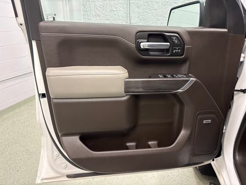 Used 2020 Chevrolet Silverado 1500 LTZ w/ LTZ Premium Package AWD/4WD image 16