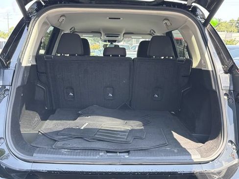 Used 2025 Nissan Rogue SV FWD image 29