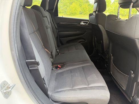 Used 2011 Jeep Grand Cherokee Laredo w/ Security & Convenience Group AWD/4WD image 28