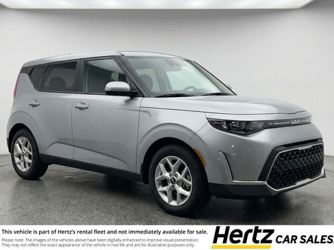 Used 2025 Kia Soul LX w/ LX Technology Package FWD image 1
