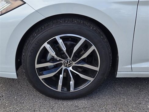 New 2026 Volkswagen Jetta SE image 11