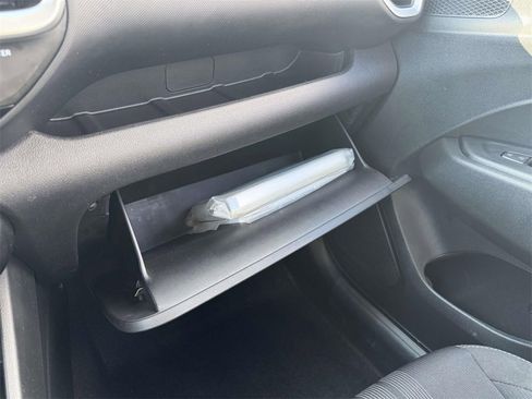 Used 2022 Hyundai Venue SEL w/ Cargo Package image 29