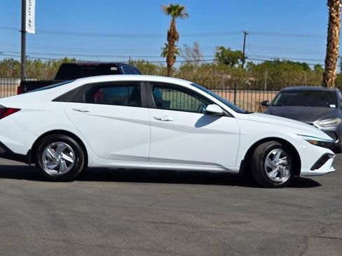 Used 2026 Hyundai Elantra SE FWD image 3