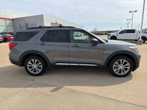 Used 2023 Ford Explorer XLT w/ Equipment Group 202A image 2