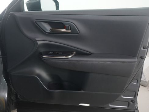 Used 2024 Toyota Crown Limited image 9