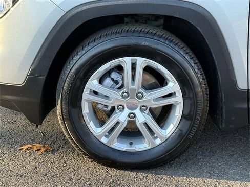 Certified 2024 GMC Terrain SLE image 7