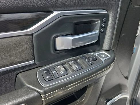 Used 2019 RAM 2500 Laramie AWD/4WD image 12