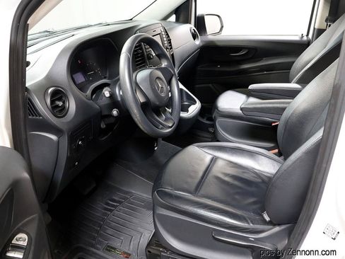 Used 2017 Mercedes-Benz Metris Passenger image 8