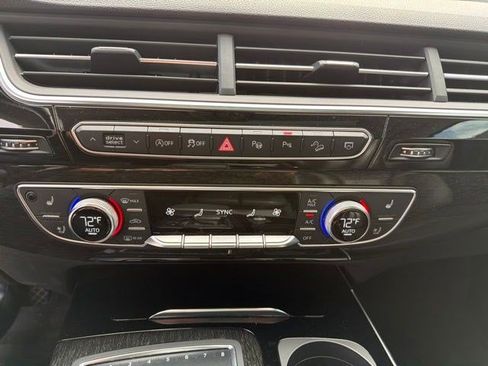 Used 2019 Audi Q7 3.0T Prestige AWD/4WD image 18