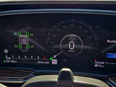 Used 2024 Cadillac Escalade ESV Premium Luxury image 19