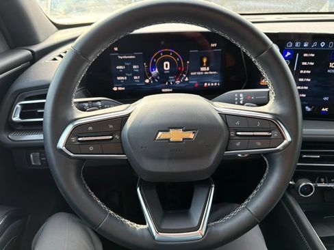 Used 2026 Chevrolet Traverse LT FWD image 13