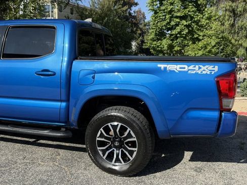Used 2016 Toyota Tacoma 4x4 Double Cab image 11