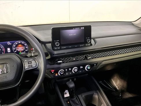 Used 2023 Honda Accord EX image 7