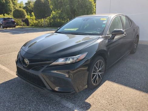 Used 2024 Toyota Camry SE w/ Convenience Package FWD image 2