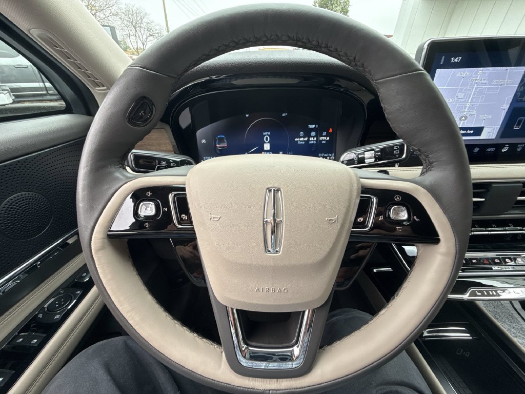 Certified 2023 Lincoln Corsair Reserve w/ Equipment Group 201A AWD/4WD image 11