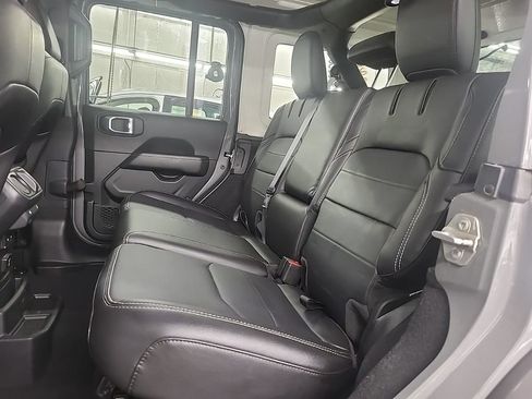 Used 2021 Jeep Wrangler Unlimited Sahara AWD/4WD image 8