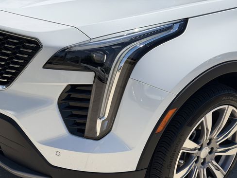 Certified 2023 Cadillac XT4 Premium Luxury w/ Technology Package image 8