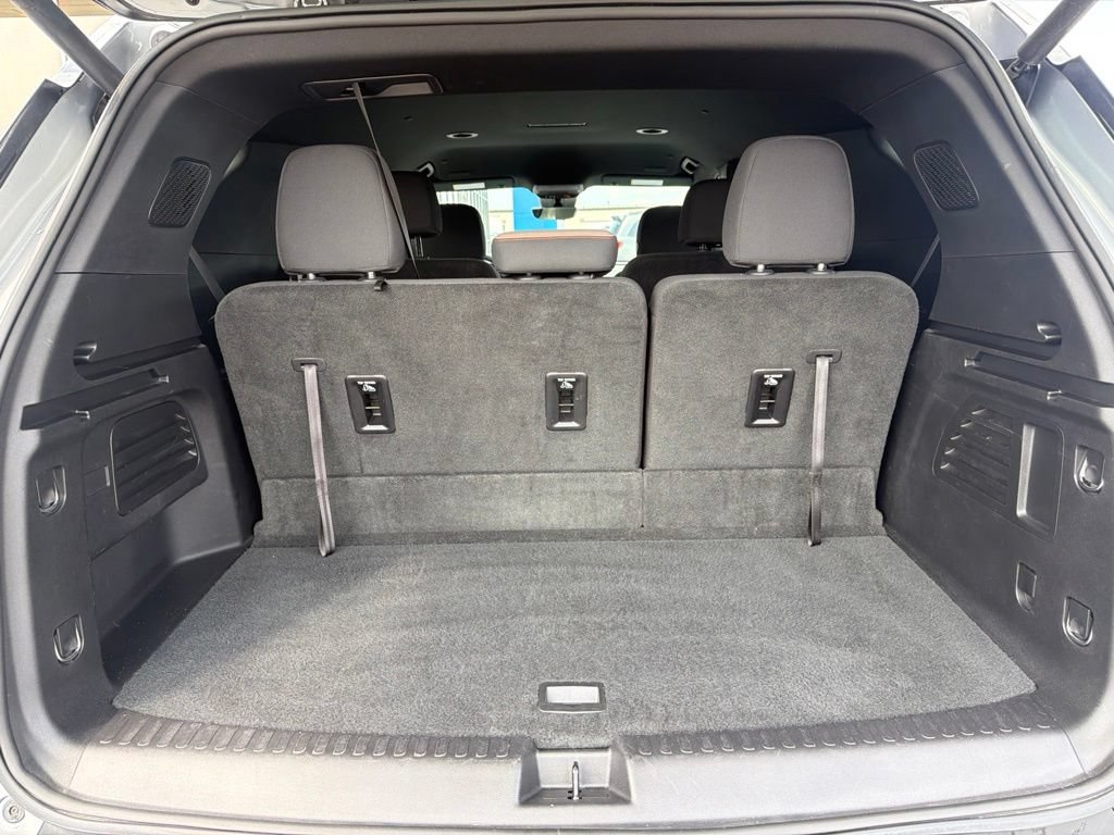 Used 2026 Chevrolet Traverse LT w/ Driver Confidence Package FWD image 14