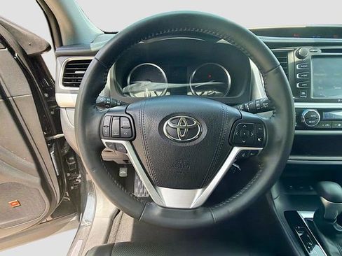 Used 2019 Toyota Highlander Limited Platinum AWD/4WD image 40
