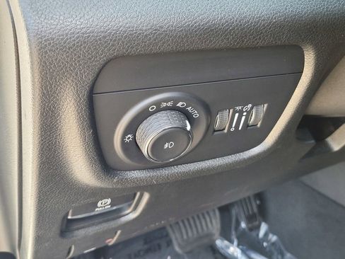 Used 2023 Jeep Grand Cherokee Limited w/ Trailer Tow Prep Group (B) image 16