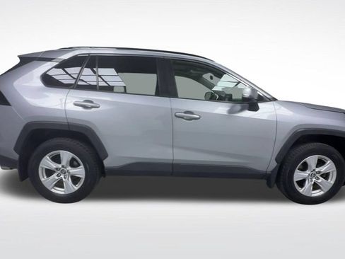 Used 2019 Toyota RAV4 XLE w/ Convenience Package AWD/4WD image 9