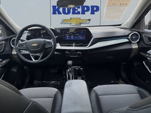 Used 2024 Chevrolet Trax LT w/ Driver Confidence Package FWD image 12