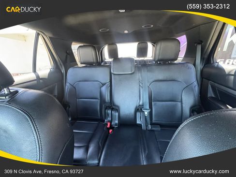 Used 2018 Ford Explorer XLT w/ Equipment Group 202A FWD image 17