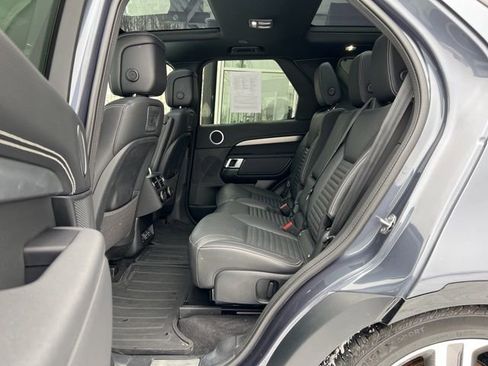 Used 2024 Land Rover Discovery Dynamic SE AWD/4WD image 21