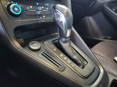 Used 2015 Ford Focus SE w/ Reverse Sensing Package FWD image 13